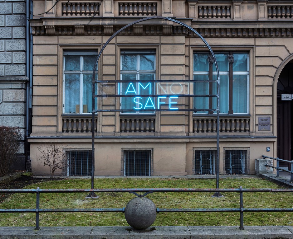 I-am-safe-Medium